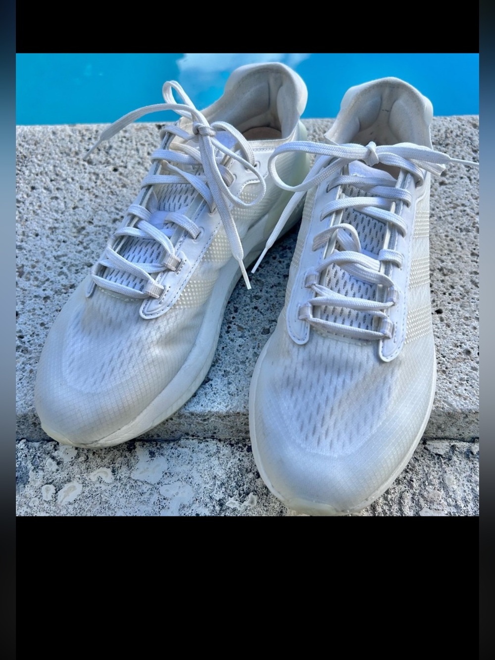 Adidas boost bounce sneakers Avryn running shoes almost new men’s 8.5 womens 9.5